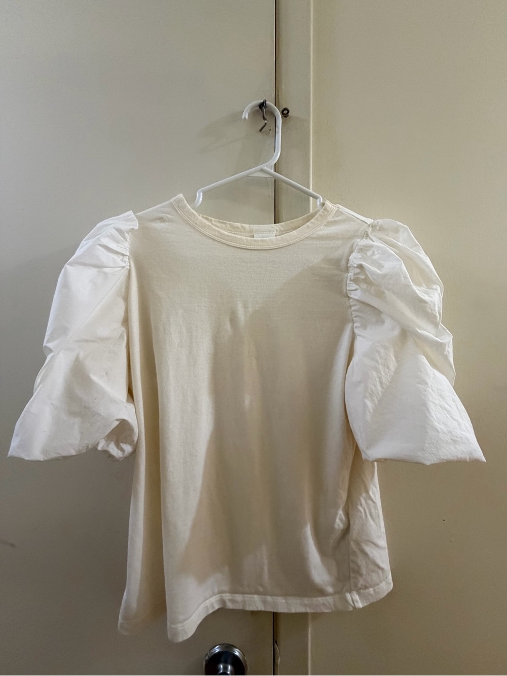 H&M Cream Puff-Sleeve Short Sleeve Top